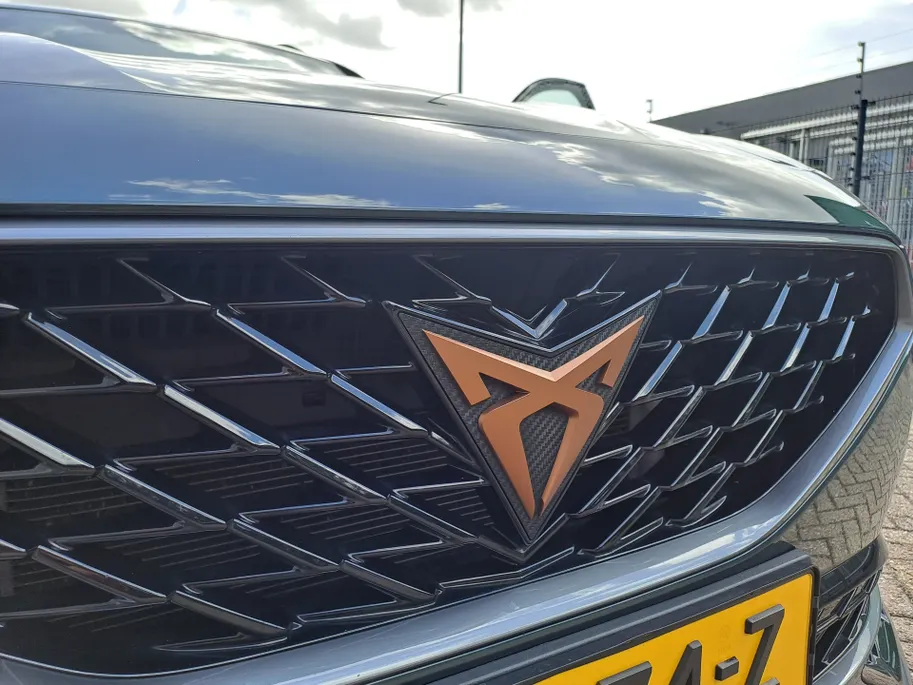CUPRA Formentor 1.4 e-Hybrid VZ Copper Edition | Voorstoelen verwarmd | Automaat | ECC | Navi | Leer | Stuur verwarmd | Apple Carplay/Android Auto | Cruise control adaptief | SOH 93,6%