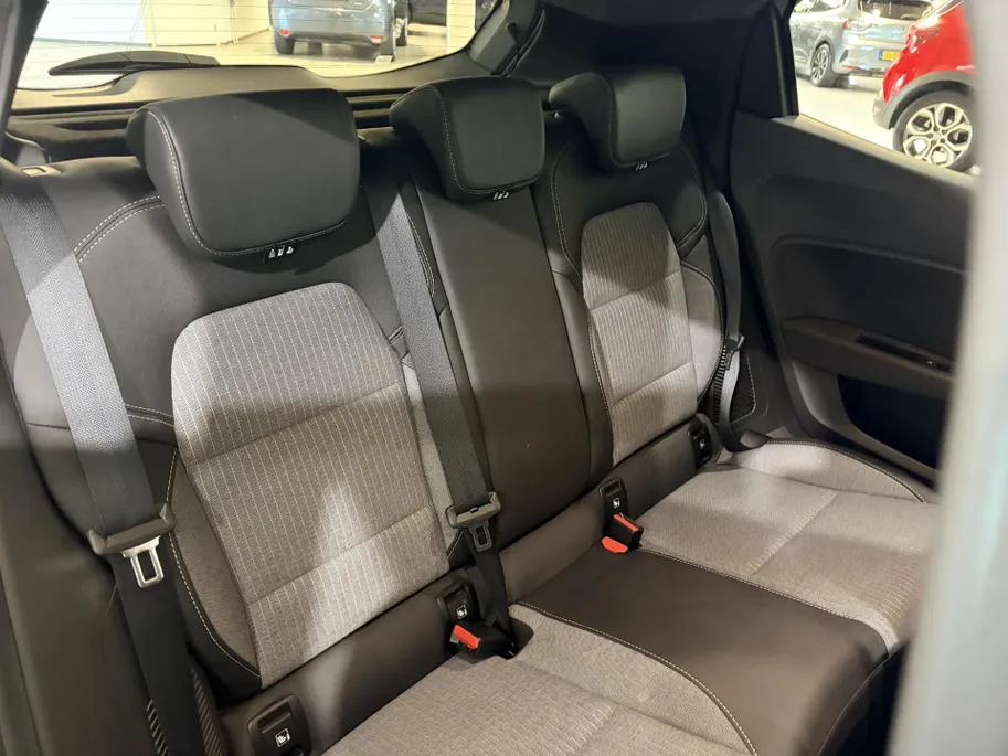Renault Clio 145PK E-Tech Full Hybrid Techno Automaat | 1e eigenaar | Camera | Parkeersensoren | Climate Control | Apple CarPlay/Android Auto | Cruise Control | Lichtmetalen Velgen | Full LED | Digital Cockpit |