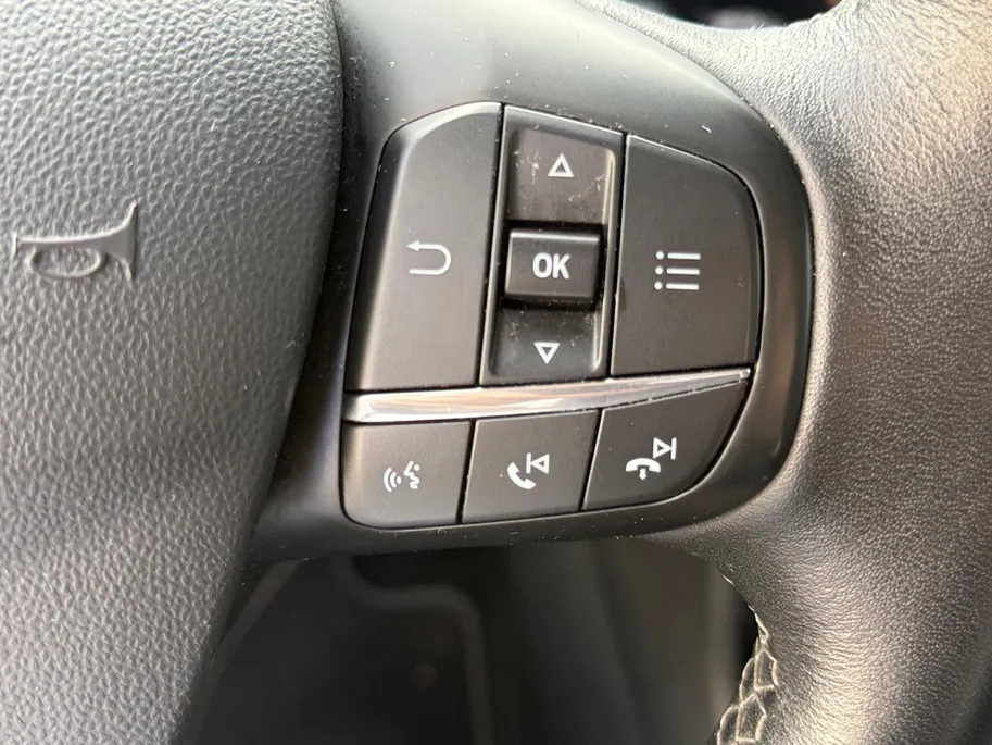 Ford Fiesta 1.0 EcoBoost Titanium | Bluetooth | Apple Carplay/Android Auto | Cruise Control | Climate Control | Camera | Navigatie | Stoelverwarming |
