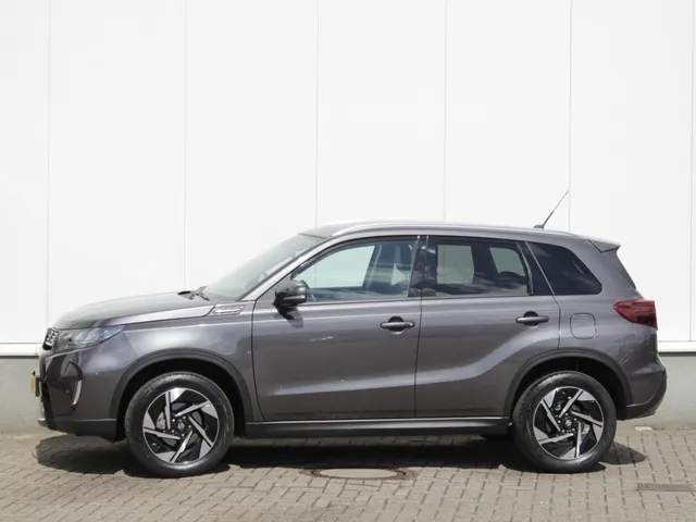 Suzuki Vitara 1.4 Boosterjet Style Smart Hybrid | Alle kleuren leverbaar!