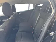 Ford Focus Wagon 1.0 EcoBoost Hybrid Titanium | Trekhaak | Stoel, stuur en voorruitverwarming | Cruise | Climate