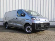 Toyota ProAce Long Worker 2.0 D-4D Challenger | Carplay | PDC | Airco | Cruise | Schuifdeur rechts |
