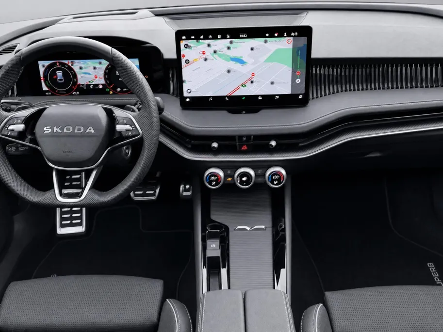 Škoda Superb 1.5TSI 204PK PHEV Sportline · Leder · Panoramadak · Apple/Android Car Play · Garantie t/m 05-09-2027