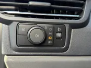 Ford Transit Custom 320 2.5 PHEV L2H1 Limited | NL auto | Automaat | Elektr. Trekhaak | Adapt. Cruise control | BLIS | Winter pack | Navigatie | Apple carplay & Android auto | Parkeersensoren voor en achter | Achteruitrijcamera | Bovag garantie |