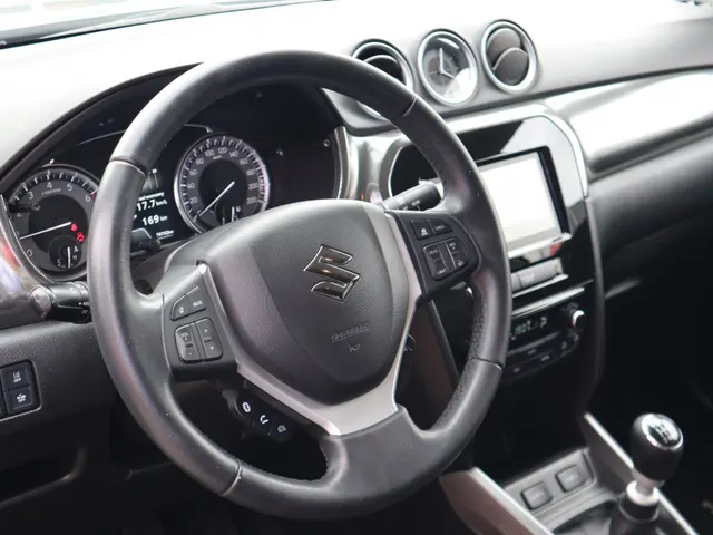 Suzuki Vitara 1.4 BoosterJet Style Hybrid Trekhaak | AdaptiveCruise | Carplay