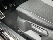Volkswagen T-Roc 1.0TSI/110PK Goal · Navigatie · Apple/Android Car Play · Stoelverwarming · Dodehoeksensoren · Garantie t/m 10-07-2027