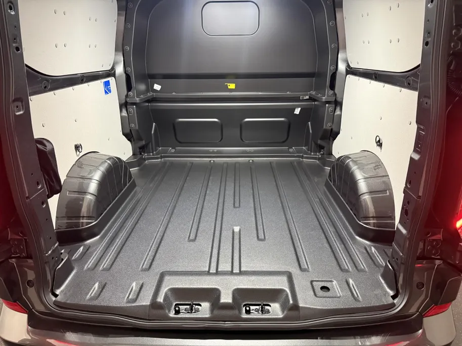 Ford Transit Custom 320 2.5 PHEV L2H1 Sport DC met o.a. uniek sport interieur, 19 inch lichtmetalen velgen, een trekhaak, een achteruitrijcamera en verwarmbare voorstoelen en stuurwiel