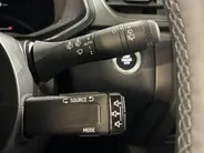 Renault Captur 90PK TCe Techno | Pack Winter | Navi | Climate Control | Camera | Parkeersensoren | Apple CarPlay/Android Auto | Lichtmetalen Velgen | Full LED | Armsteun | Digital Cockpit |