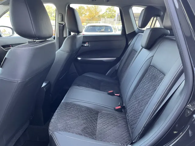 Suzuki Vitara 1.4 B.jet Smart Hybrid Style | Parkeersensoren | Stoelverwarming