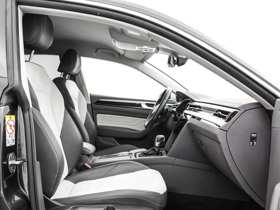 Volkswagen Arteon 1.4 TSI PHEV 218pk DSG eHybrid Elegance Business · Wegklapbare Trekhaak · Camera · Apple/Android Car Play · Dodehoek Detectie · Navigatie · 18'' Inch · EXTRA INRUILKORTING ·