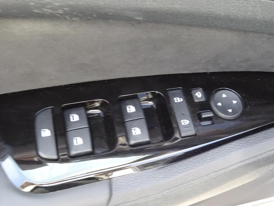 Kia Sportage 1.6 T-GDi Hybrid GT-Line |Schuif / Kanteldak l Trekhaak l All Season banden l