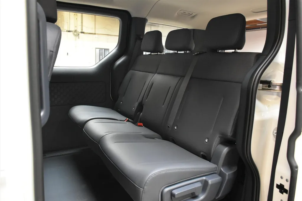Kia PV5 Passenger 51.5 kWh Essential