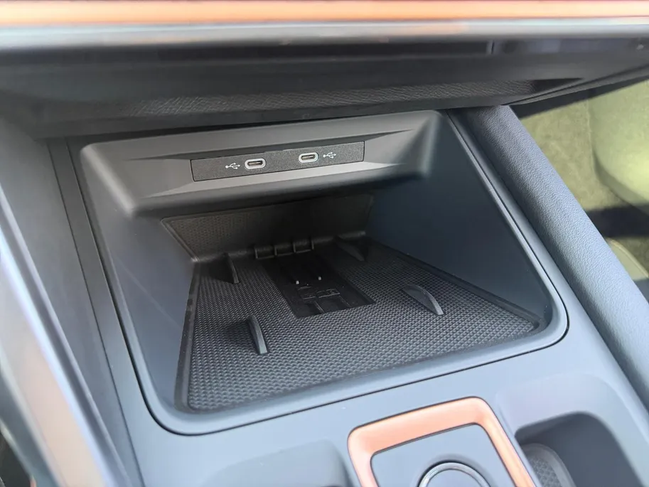 CUPRA Formentor 1.5 TSI e-Hybrid Business Stoel & Stoelverwarming | Camera | Apple Carplay & Android Auto | Automatische Achterklep | Adaptieve Cruise Control | 12 Maanden BOVAG Garantie