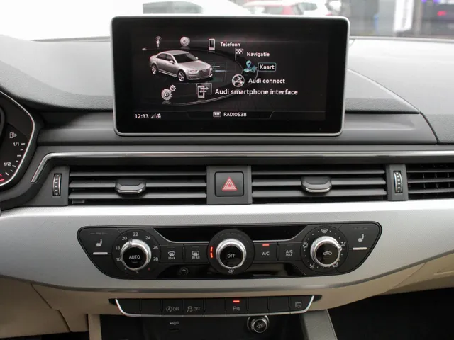 Audi A4 Limousine 35 TFSI Design Pro Line Plus | Navi | Digital dash | Leder | Schuifdak | Cruise