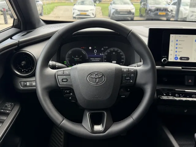 Toyota C-HR 2.0 PHEV 220 Dynamic Bi-Tone | All Seasons