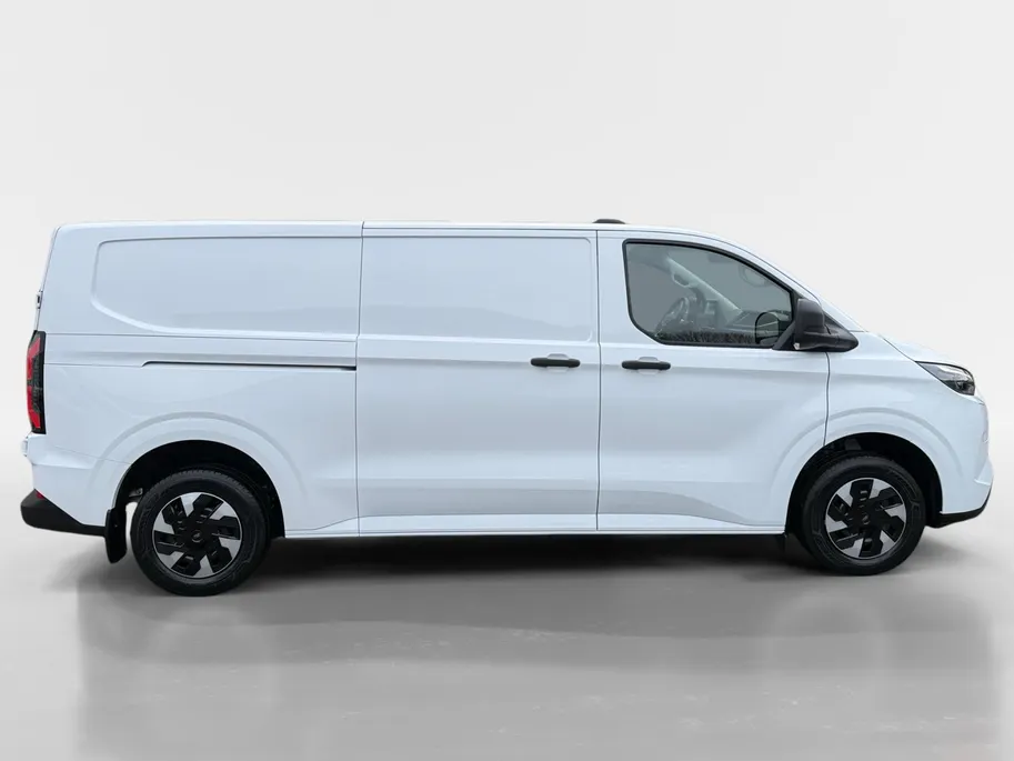 Ford Transit Custom 340 L2H1 Trend 65 kWh | Direct uit voorraad leverbaar | Winter Pack | Driver Assistance Pack | Achteruitrijcamera | Apple Carplay & Android Auto |