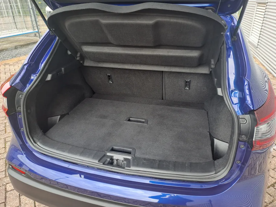Nissan QASHQAI 1.3 DIG-T Design Edition | Automaat | Trekhaak | Pano Dak | Navi | Cruise | Camera | Apple Carplay/Android Auto | Stoel verrw.