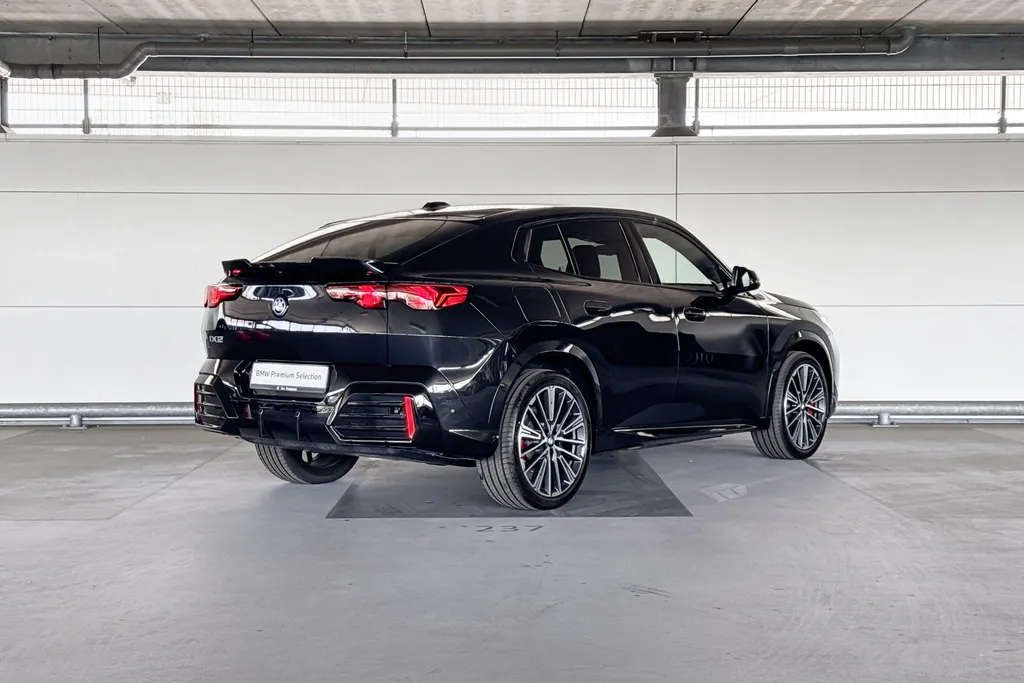 BMW iX2 eDrive20 67 kWh M Sport Edition
