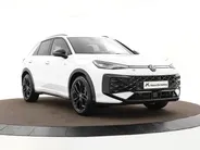 Volkswagen T-Roc R-Line First Edition 1.5 eTSI 150 PK 7 versn. DSG · Electrische achterklep · Achteruitrijcamera · Draadloze telefoonlader · Voorraad OUTLET · Prijs is inclusief inruilpremie ·