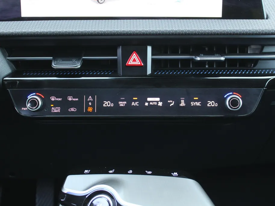 Kia EV6 Plus 77.4 kWh | Stuur-/stoelverwarming + ventilatie | Elektr. stoelverstelling + achterklep | Warmtepomp | 19" LM | Camera | LED |