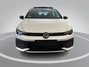 Volkswagen Golf 1.5 eHybrid 272pk DSG GTE · Panoramadak · Camera · Inklap. Trekhaak · Leder Vienna · Head-Up Display · Stuur-& Stoelverwarming + verkoeling · Garantie t/m 15-06-2030 of 100.000km