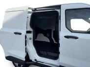 Ford E-Transit Cour. Trend 44 kWh | NL auto | Navigatie | Apple carplay & android auto | Adapt. cruise control | BLIS | Parkeersensor achter | Achteruitrijcamera | Trekhaak | Fabrieksgarantie |