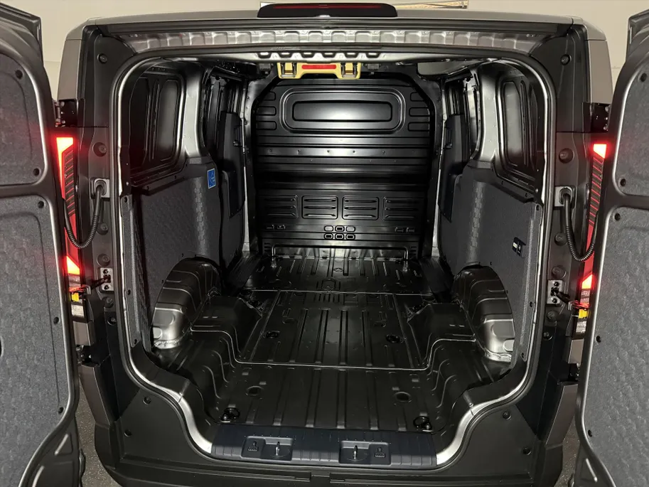Kia PV5 Cargo 71,2 kWh 163pk L2H1 Elite 2x schuifdeur | Metallic Lak Inbegrepen!