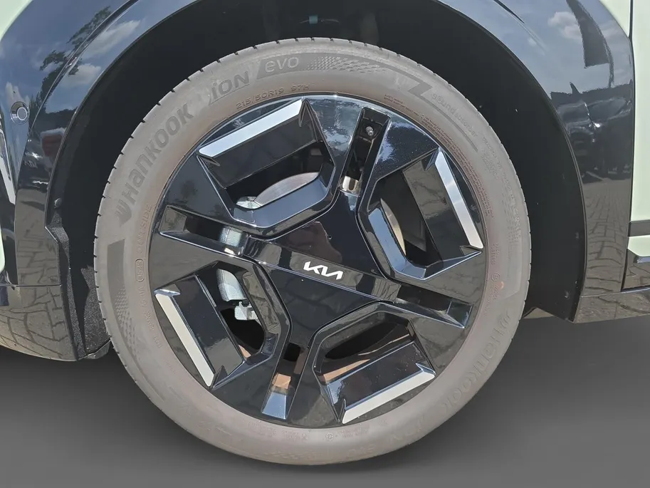 Kia EV3 GT-PlusLine 81.4 kWh | Schuif- kanteldak | Harman Kardon audio systeem | Dodehoek camera | Beschikbaar per 30-09-2026 |