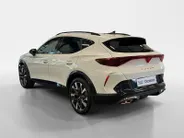 CUPRA Formentor 1.5 TSI e-Hybrid Business | Panoramadak | Stuur verwarming etc! | Trekhaak | Super compleet en helemaal nieuw!
