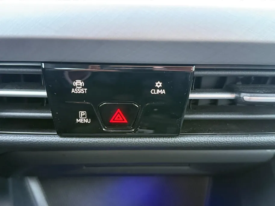 Volkswagen Golf 1.0 eTSI Life Business | CARPLAY | STOELVERWARMING | PARKEERSENSOREN | LICHTMETALEN VELGEN |