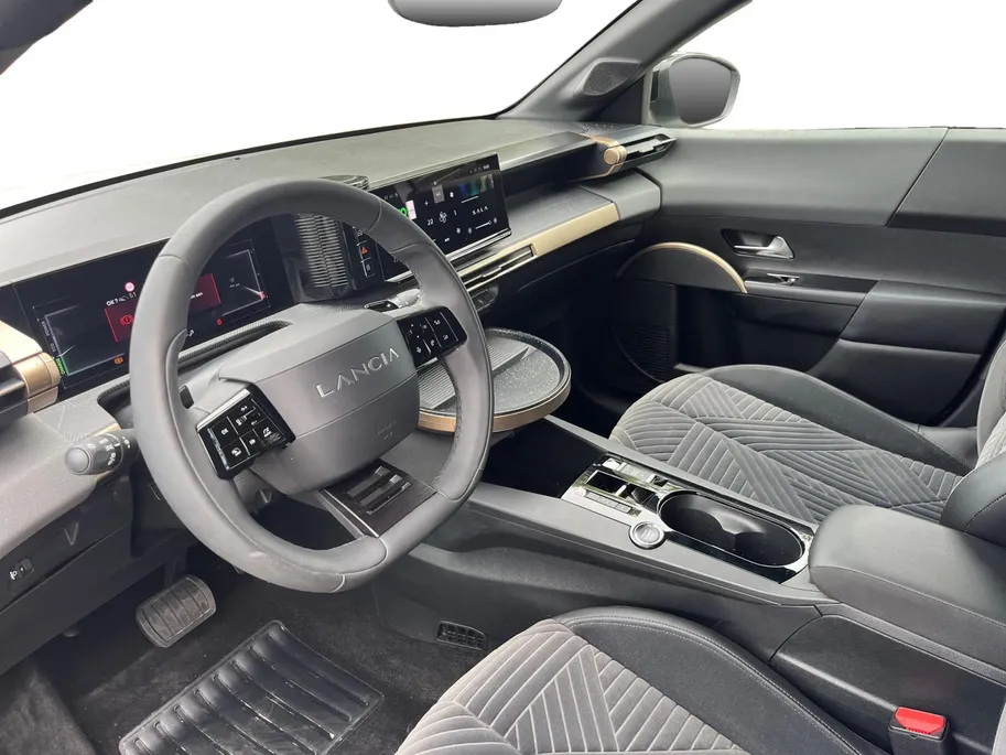 Lancia Ypsilon 1.2 Turbo Hybrid LX | Adaptieve Cruise Control | Apple Carplay & Android Auto | Parkeercamera