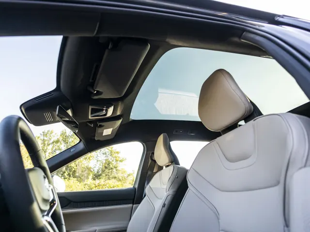 Volvo EX90 Single Motor Core 7p. 104 kWh | Panoramadak | Nieuwstaat | SOH 95% |
