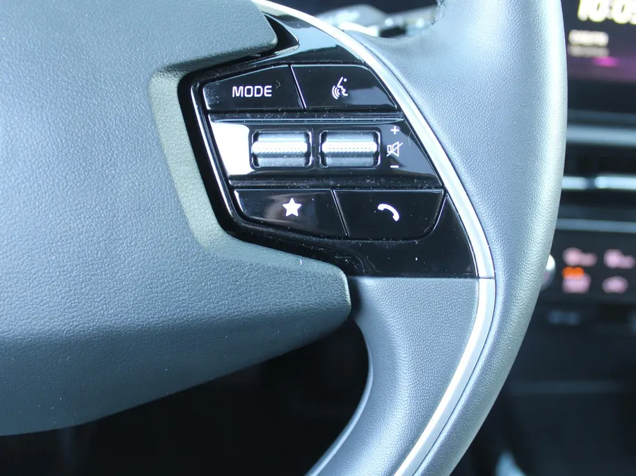 Kia Niro 1.6 GDi Hybrid DynamicPlusLine | Schuif-/kanteldak | Stuur-/stoelverwarming | Cruise adapt. | Camera | HUD | LED | Clima | 16' LM | Navi |
