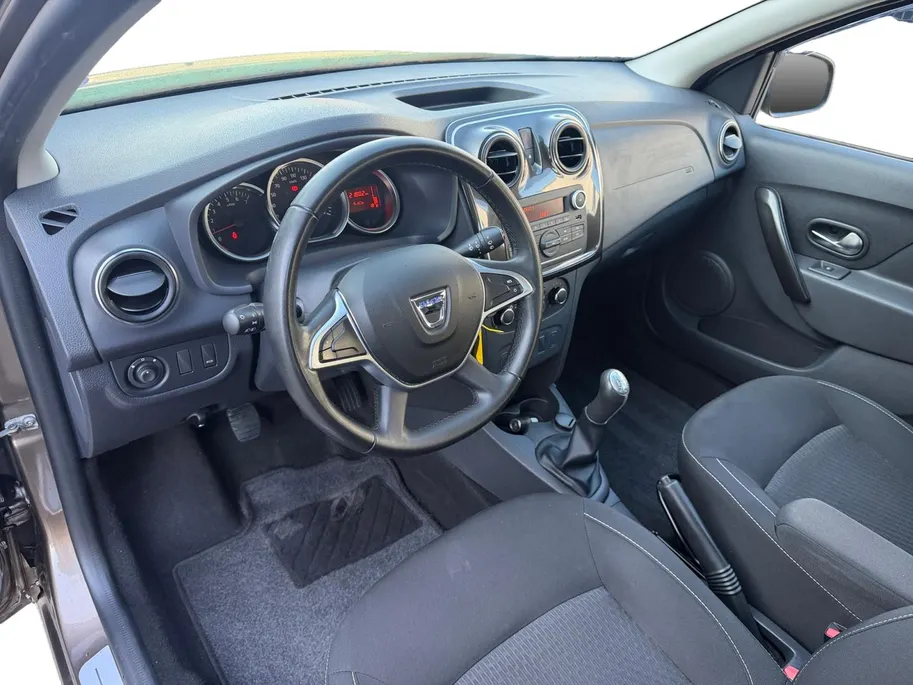 Dacia Logan MCV 0.9 TCe Laureate | 100% onderhouden | Elektr. ramen voor | Airco | Parkeersensor achter | Trekhaak | DAB | Bluetooth | Cruise control | Bovag garantie |