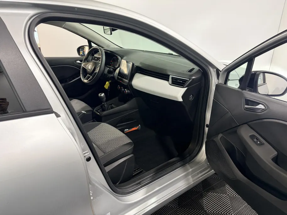 Renault Clio 90PK TCe Evolution | 1ste Eigenaar | Trekhaak 900KG Trekgewicht | Navigatie | Apple Carplay/Android Auto | Parkeersensoren | LED Lampen | Lichtmetalen Velgen | Licht & Regen Sensor |