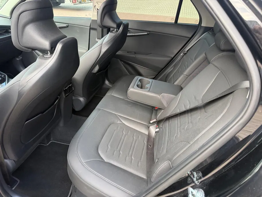 Kia Niro 1.6 GDi Hybrid DynamicPlusLine BlackPack | Dodenhoek detectie | Schuif Kanteldak| Leer | Stoel/Stuur verwarming | Elektrische Kofferbak |