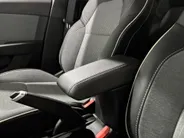 Renault Clio 90PK TCe GPF Techno | Navi | Camera | Parkeersensoren | Digital Cockpit | Apple CarPlay/Android Auto | Armsteun | Licht & Regen Sensor | Climate Control |