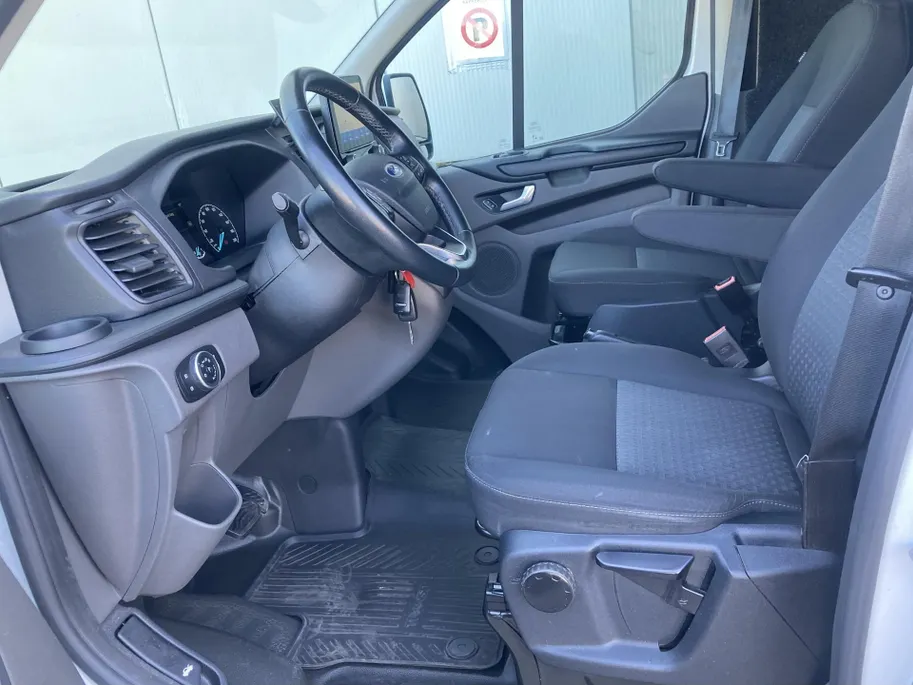 Ford Transit Custom 300 2.0 TDCI L1H2 Trend 130pk Automaat Store Van laadruimteinrichting - Speciale dak Imperiaal - 2x Schuifdeur - Trekhaak -Comfort Laadschot