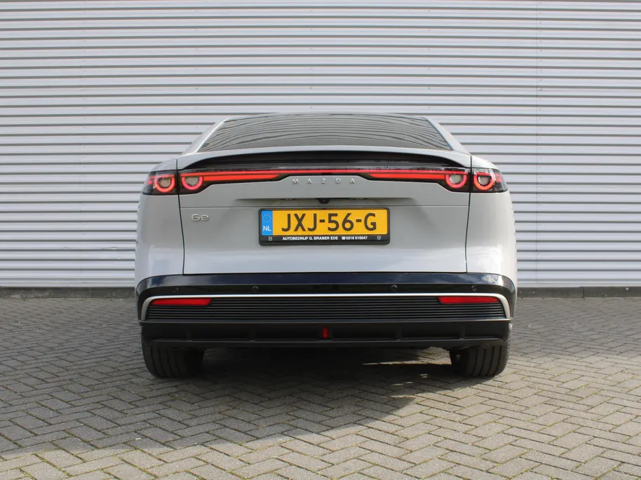 Mazda 6 6e Takumi Long Range 80 kWh | Stuur-/stoelverwarming + ventilatie | 360 camera | Pano dak | Zwart leer | 19' LM | HUD | LED | Elek. stoelverst. |