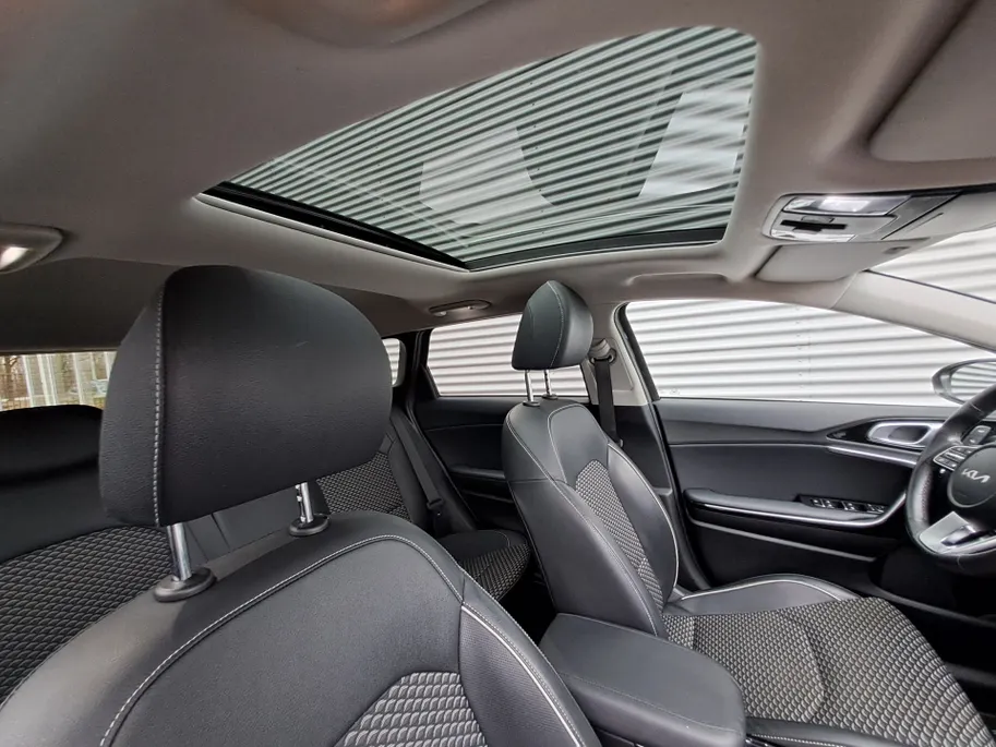 Kia Ceed Sportswagon 1.0 T-GDi ExecutiveLine Navigatie GROOT scherm | Camera | Cruise | Panorama schuif/kanteldak | Dode hoek | Apple Carplay/Android Auto | Stoel/stuur verwarming | JBL | Elektr. achterklep