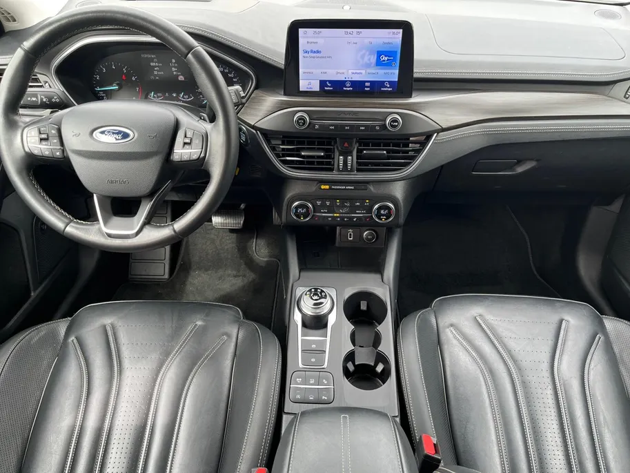 Ford Focus Wagon 1.5 EcoBoost Vignale | Parkeercamera | Adaptieve Cruise Control | Leder | Stoel- en stuurverwarming