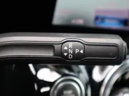 Mercedes-Benz GLA 200 Business Solution AMG l Trekhaak l Keyless l Panoramadak l Ambiente lichtpakket
