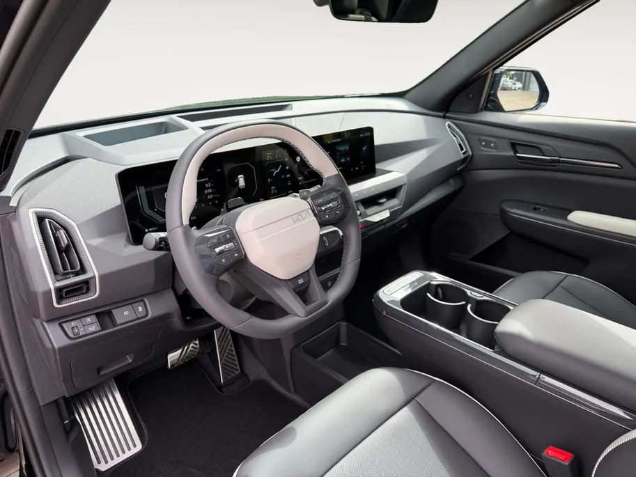 Kia EV5 GT-PlusLine 81.4 kWh Auto is verkocht | Warmtepomp | Massagefunctie | Harman/Kardon audio-installatie | Dodehoekcamera | 360 camera | Glazen schuif-/kanteldak | Memory seats | Elektrisch bedienbare achterklep
