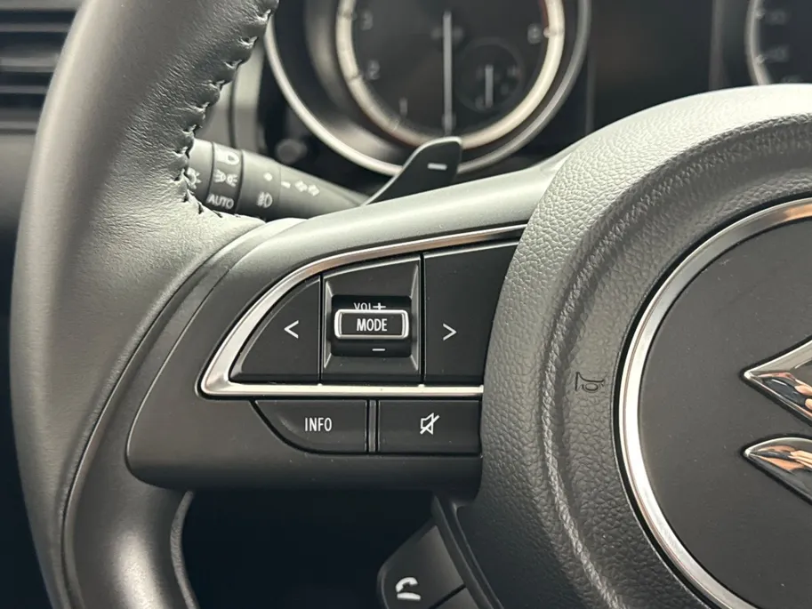 Suzuki Swift 1.2 Style Smart Hybrid CVT Automaat | Navigatie | Adaptieve Cruise Control | Climate Control
