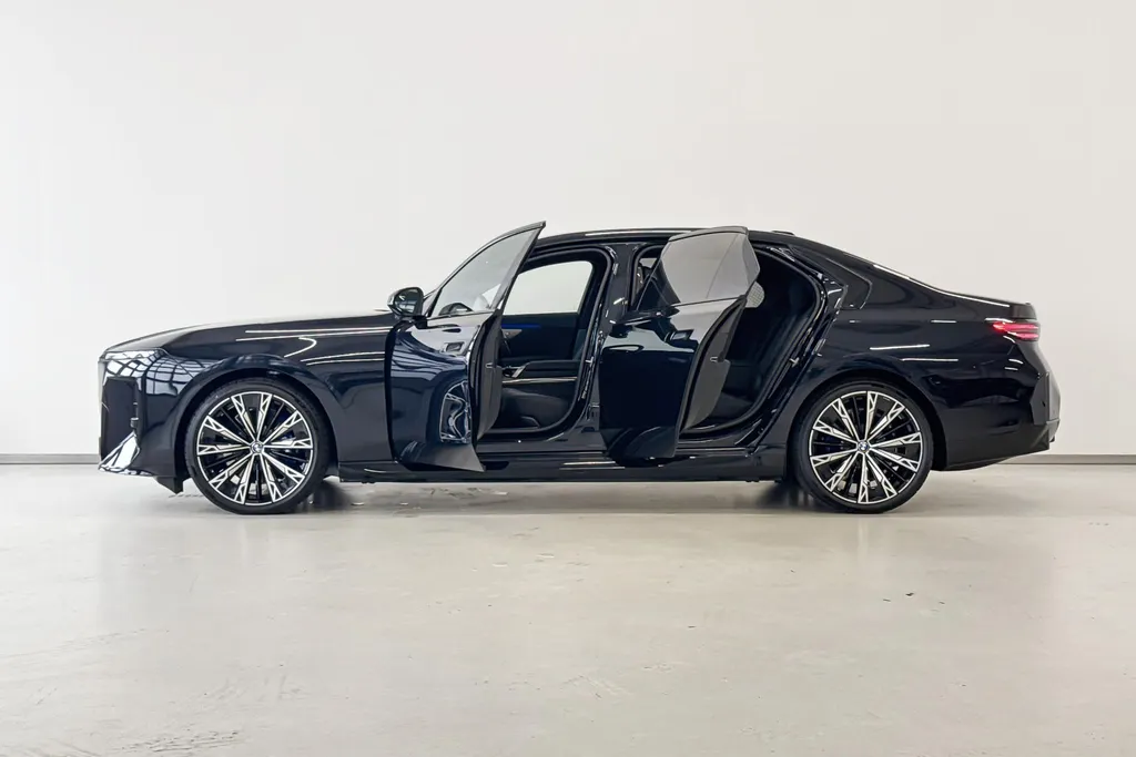 BMW i7 xDrive60 118.1 kWh