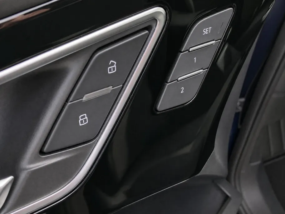 Audi Q4 e-tron 45 quattro Advanced edition 82 kWh 210kW/286PK · Panoramadak · Trekhaak · Camera · Apple/Android Car Play · Adaptive Cruise Control · Elektrische stoelverstelling · Stoelverwarming · Drive select