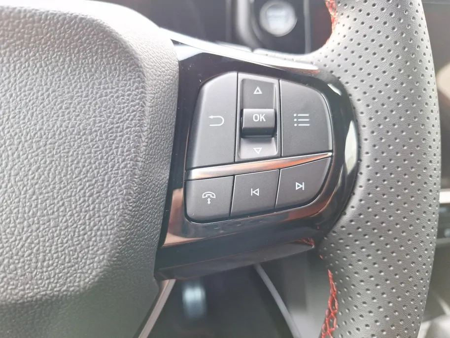 Ford Puma 1.0 EcoBoost Hybrid ST-Line | !gratis automaat! | Climate Control | Camera | Apple Carplay&Android Auto | Parkeersensoren | Led verlichting | 17' Lichtmetaal |