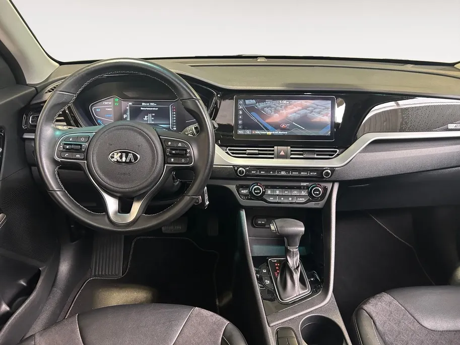Kia Niro 1.6 GDi Hybrid Edition | Trekhaak Vaste Kogel+ 13-Polige stekker | Schuifkanteldak | Apple Carplay / Android Auto | Navigatiesysteem | Licht + Regensensor | Parkeersensoren + Camera Achter | 16' Lichtmetalen Velgen | Cruise Control Adaptief | Rijstrooksen