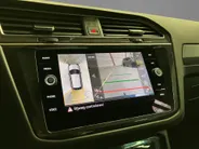 Volkswagen Tiguan 1.4TSIeHybrid 180kW/245PK R-Line DSG · Panoramadak · Trekhaak · 360°Camera + Parkeersensoren · Keyless entry