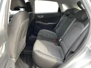 Hyundai Kona EV Comfort 64 kWh | Warmtepomp | 100% SOH | Adaptive cruise control | Apple Carplay & Android Auto | Achteruitrijcamera | Parkeersensoren achter | Keyless entry | DAB radio |